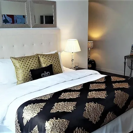 Mondrian Luxury Suites & Apartments Market Square IV-2